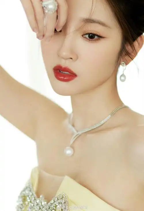 唐艺昕那一抹淡色温柔