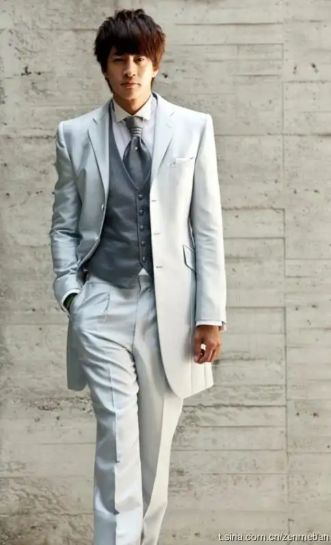 求几张《泡沫之夏》中何润东的发型照片.