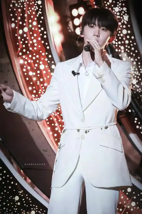 我们的歌马嘉祺白西装造型##期待马嘉祺我们的歌4