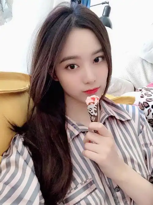 黄子韬关注徐艺洋