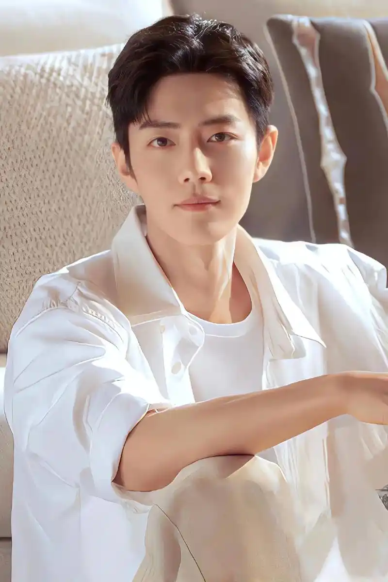 肖战  你要悄悄地拔尖,然后惊艳所有人 - 抖音