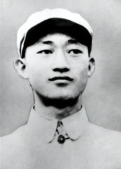 曾南生,湖南新邵县人,1932年生,生前任中国人民志愿军第40军118师354