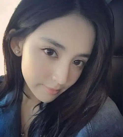 古力娜扎十年前照片对比 整没整容一目了然