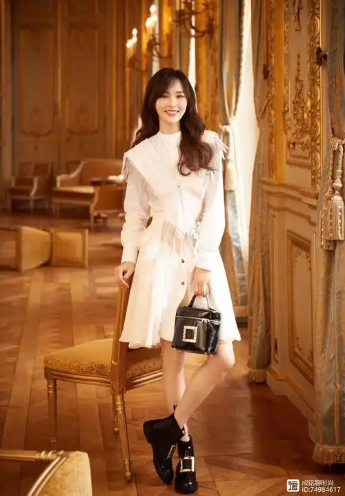 唐嫣才是真"腿精",红西装配短裤一双长腿抢镜,御姐范十足