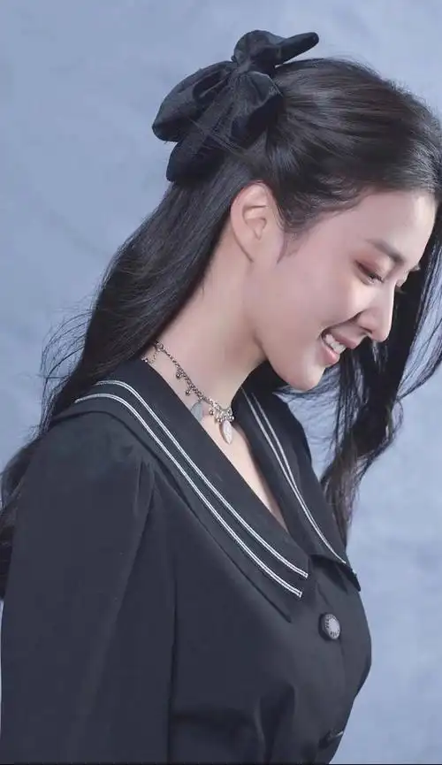 王楚然,1999年1月21日出生于上海市,中国内地女演员,歌手,就读于上海