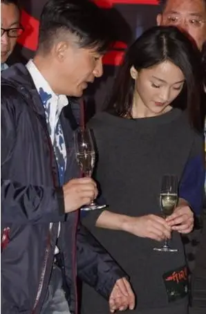 港媒:周迅秘恋梁朝伟