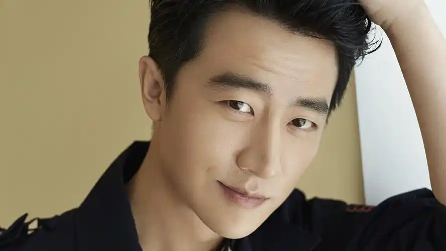 黄轩明星明星风尚壁纸1