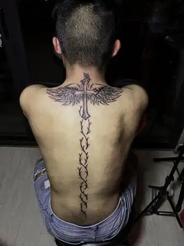 有多少嘴炮康纳的粉丝康纳纹身