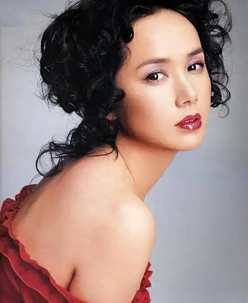 自媒体原创文章蒋雯丽是一位在影视界有着丰富经验和成功履历的女演员