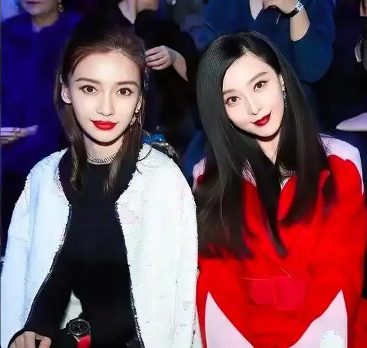 看完这些,你更喜欢谁? 范冰冰:回复1 杨颖:回复2