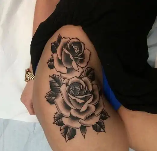 女性大腿上各种样式漂亮的纹身图案