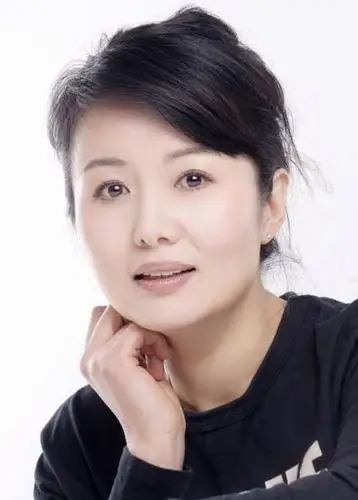 展开全部 郑卫莉,出生于湖北省武汉市,毕业于湖北艺术学院,中国内地