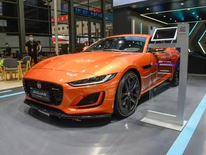 捷豹(进口) 捷豹f-type 2023款 p300 硬顶版 r-dynamic black