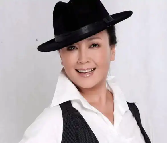 赵静上海电影集团有限公司上影演员剧团,国家一级演员.