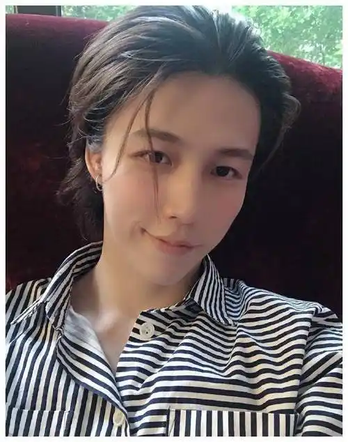 张庭29岁继子近照曝光!