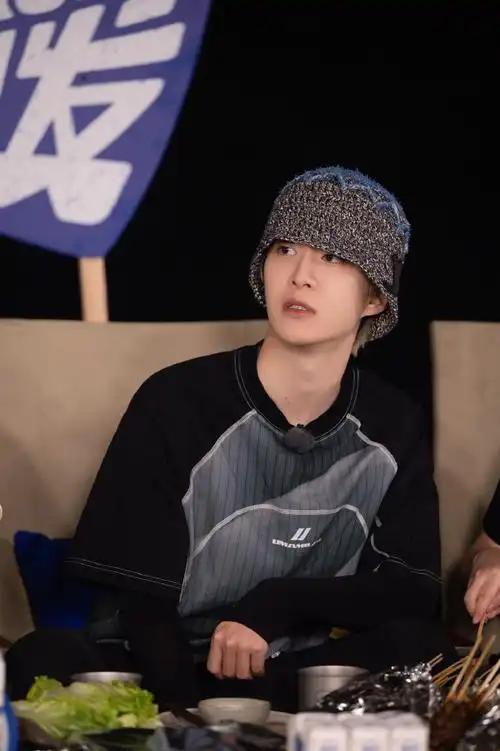 每周日周一,记得锁定腾讯视频,和#范丞丞现在就出发#!