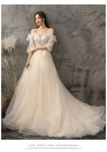 森系轻婚纱2019新款新娘拖尾法式赫本显瘦抖音吊带婚纱女小个子