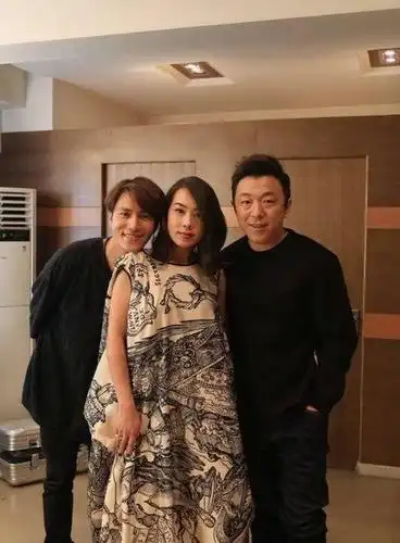 46岁黄渤从"万人嫌"到"万人宠"的背后:揭开他不为人知的一面