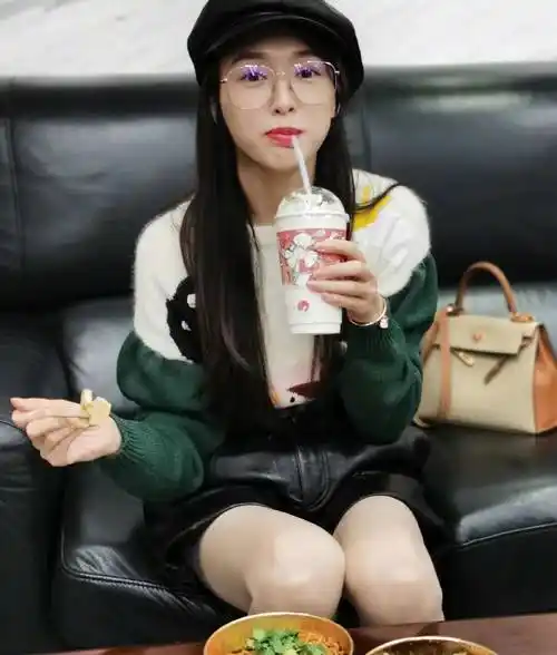 唐嫣发文称谢谢大家的祝福,热评第一的男艺人是位熟悉的老朋友_电视剧