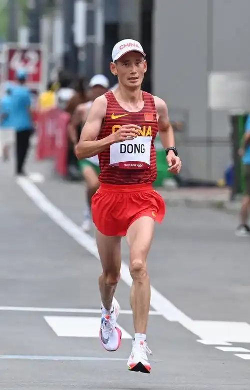 田径——男子马拉松赛况