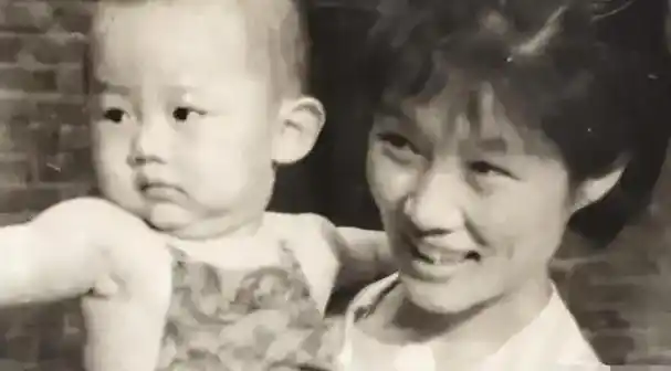 回顾吕中儿子是知名导演儿媳是国际影后女儿是的骄傲