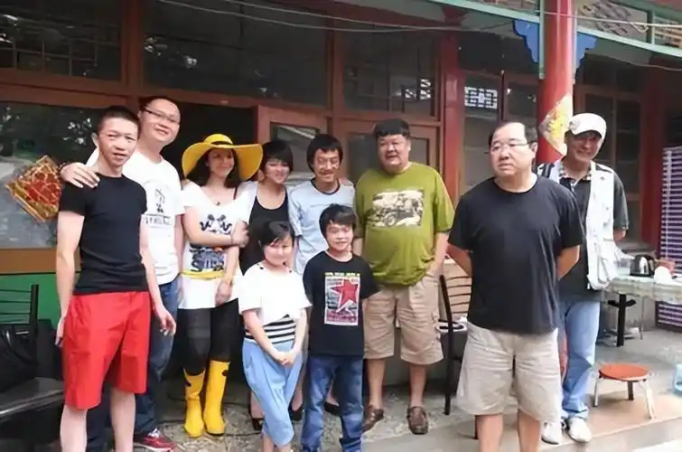 朱洁:34岁身高1米28,丈夫秦学士是高材生,结婚11年不敢要孩子