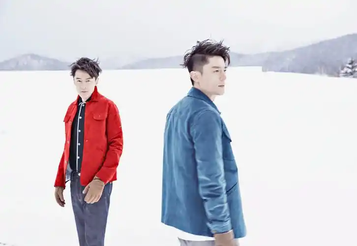 明星双人写真大pk:杨幂秀美腿,马伊琍好土气,胡歌霍建华封神_照片