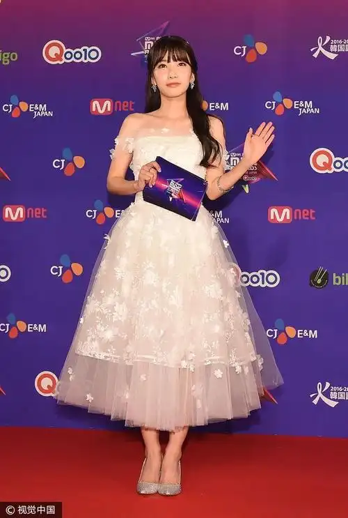 明星现身2017mama颁奖礼红毯.