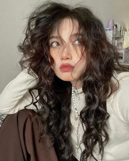 能保暖的烫发羊毛卷