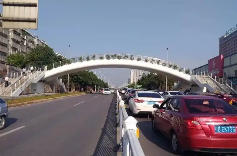 这座承载柳州人20年记忆的天桥消失了!小时候你走过吗?