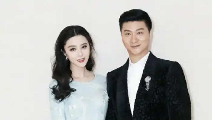 范冰冰爸爸60岁近照,年轻时也曾风流倜傥