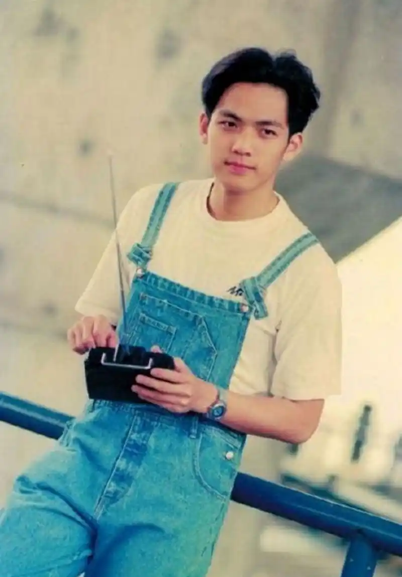 钟汉良各个年龄段的照片,来看看哪张照片迷住了你?