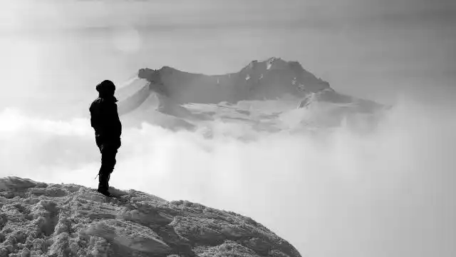 孤独的一个人背影意境