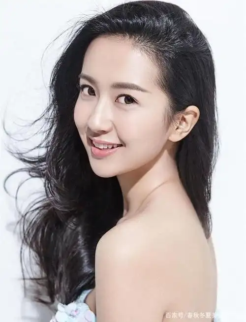 演员许龄月:颜值迷人