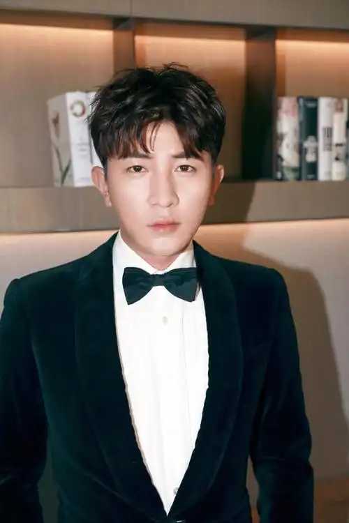 大左绅士亮相获"跨界公益贡献奖"