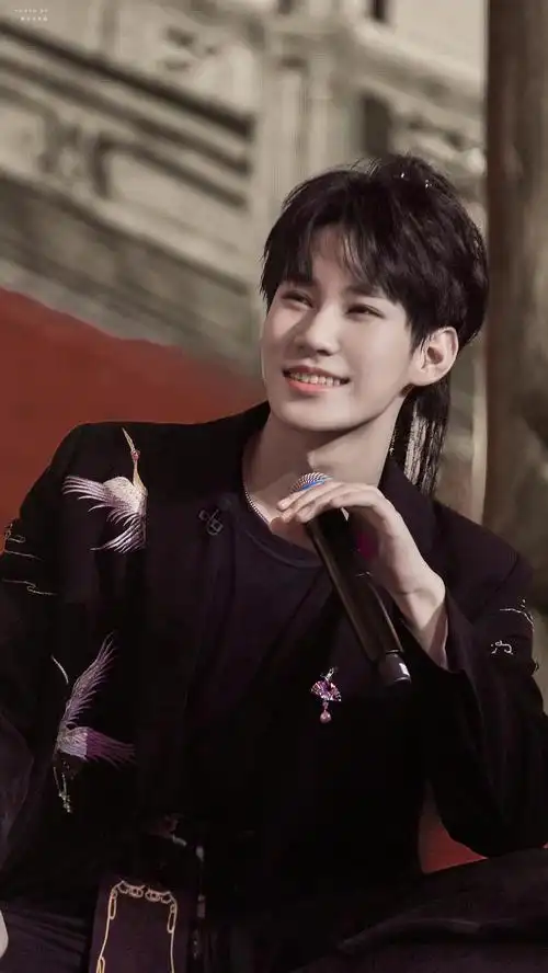 『张真源夏日少年派』