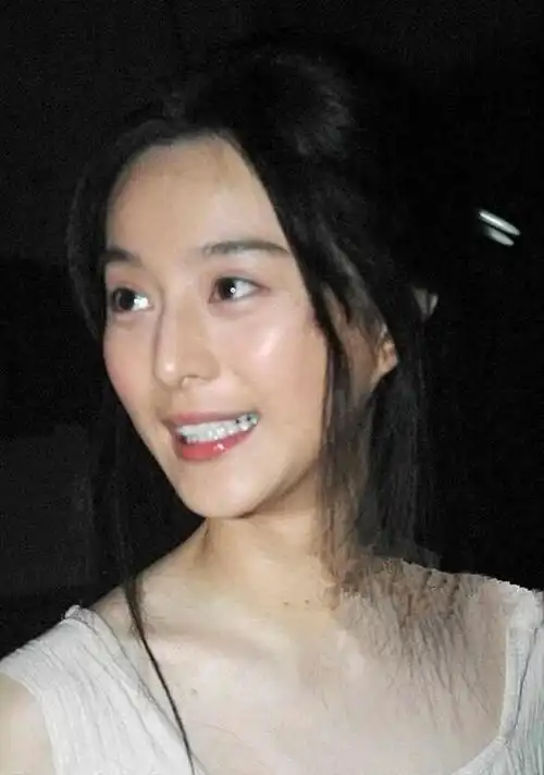 范冰冰十年前高清素颜旧照,简直比化妆还漂亮!