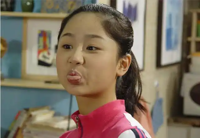 家有儿女小雪扮演者长大了凹凸身材真标致