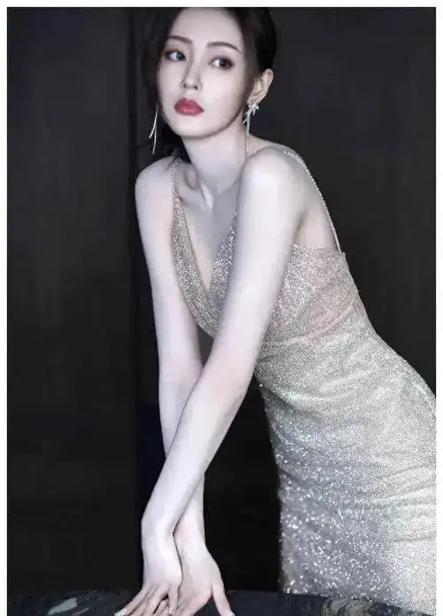 惊艳张天爱34岁身材绝了引网友疯狂点赞