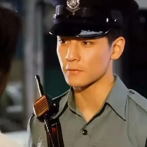 每日提供高质量新闻资讯 打开 app 《美少年之恋》 q: 如何看待吴彦祖