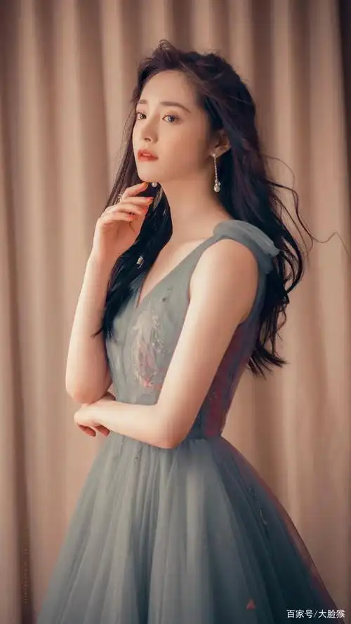 在这个特殊的日子里,咋们来点仙气,小仙女写真送给大家