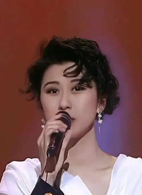 叶蒨文因为永远惊艳所以声生不息