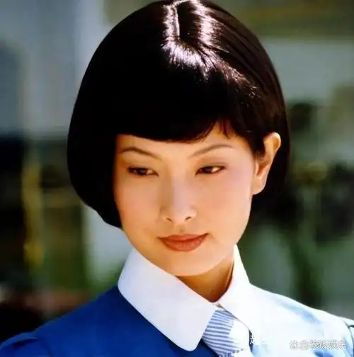 57岁孙思瀚与妻女齐聚美国!娇妻刘茜长相端庄,18岁女儿漂亮迷人