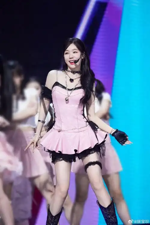 徐梦洁再跳101舞蹈#谁懂看小彩虹徐梦洁 再跳舞的感觉,有种自家鹤子