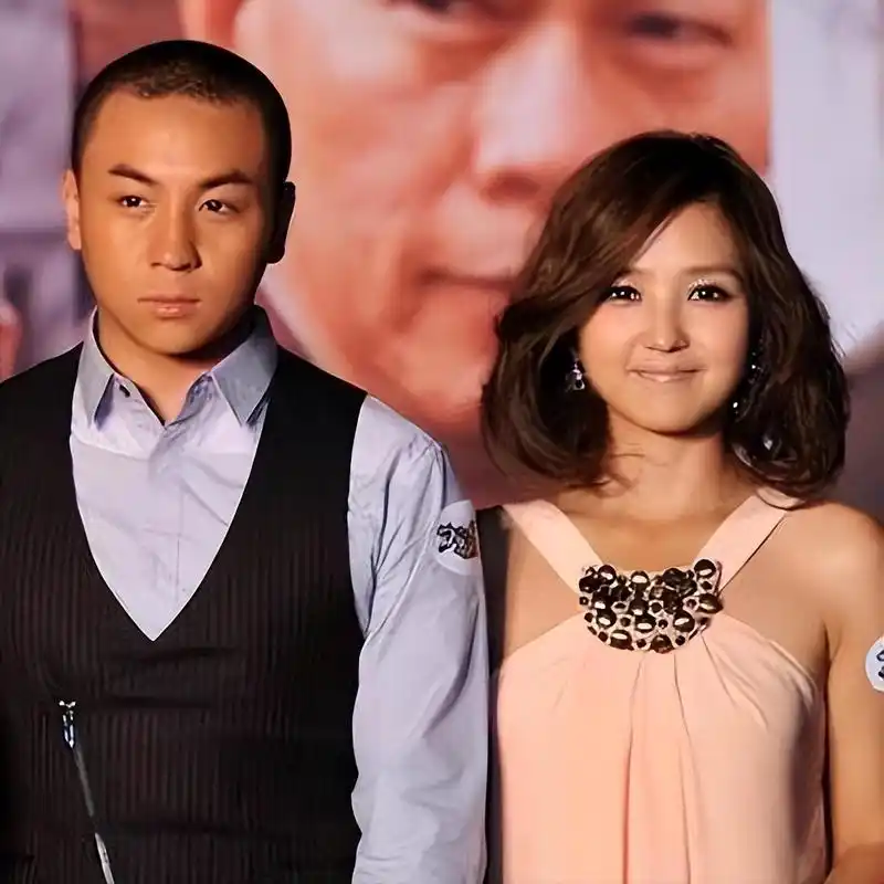 有一种差距叫释小龙何洁分手,13年后一个身价过亿,一个捉襟见肘