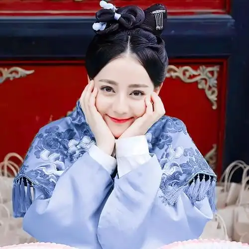 早期的迪丽热巴脸还是肉乎乎的好可爱啊……|迪丽热巴|可爱|古装_新浪