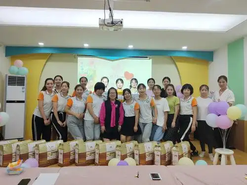 韦曲街道绿泡泡幼儿园(领秀长安园区)——老师,您辛苦了