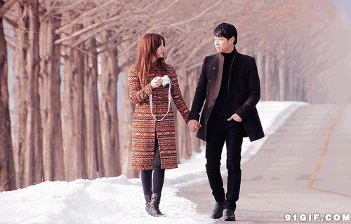 牵手一起雪地走过gif动图_动态图_表情包下载_soogif