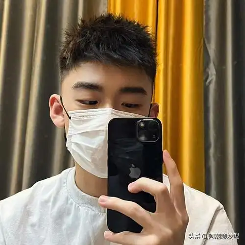 发际线高的男生发型有哪些,男生发型发际线高适合什么发型(超火男生