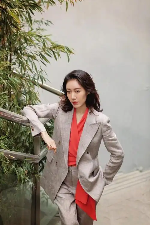 高露西装造型赏析